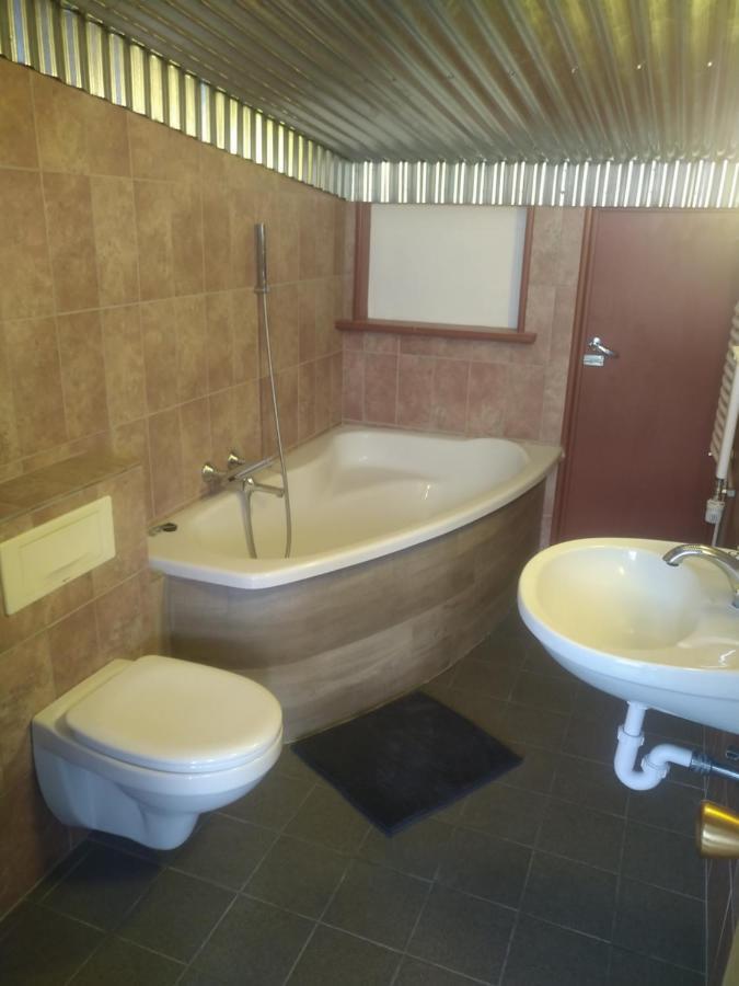 Guesthouse Maddy Húsavík Екстериор снимка