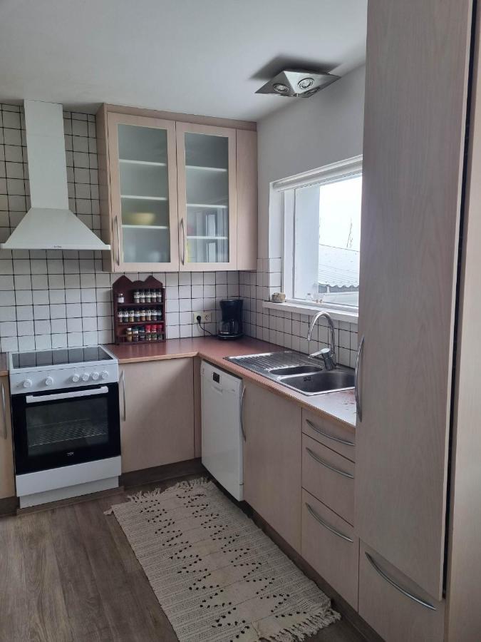 Guesthouse Maddy Húsavík Екстериор снимка